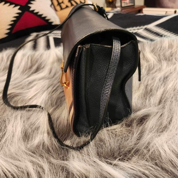 Authentic Burberry Bag. Check the code and you can authenticate. - Picture 4 of 17